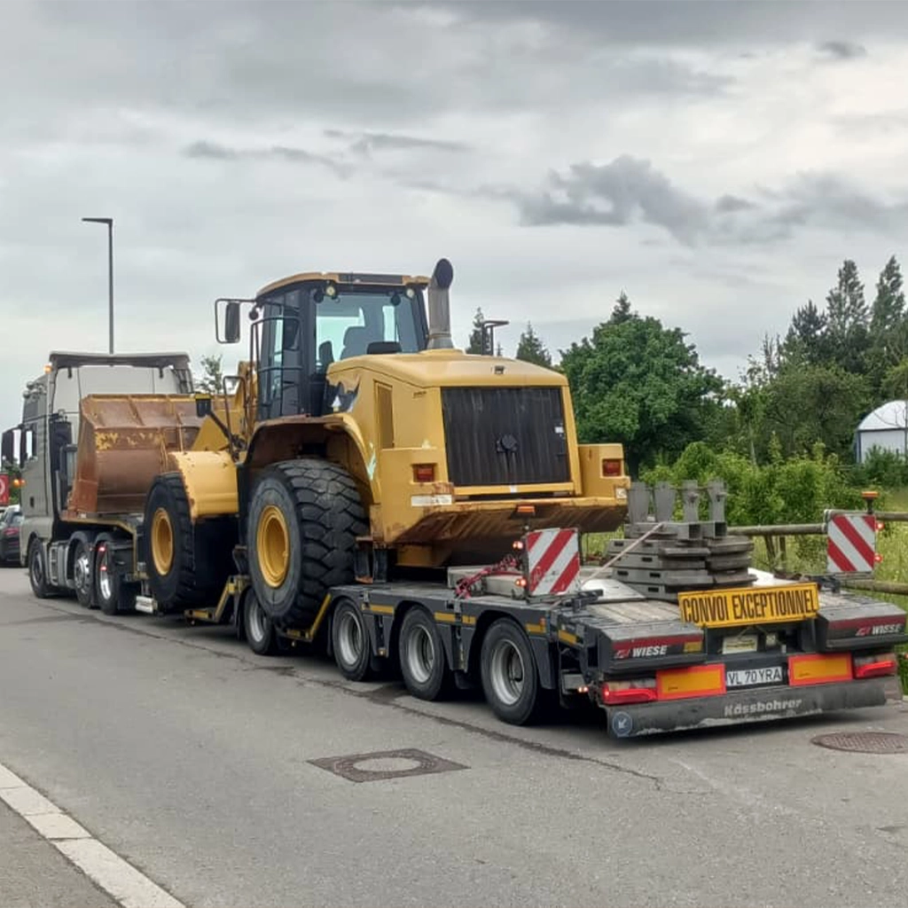 transport agabaritic internațional încărcătoare frontale cu semitrailere specializate